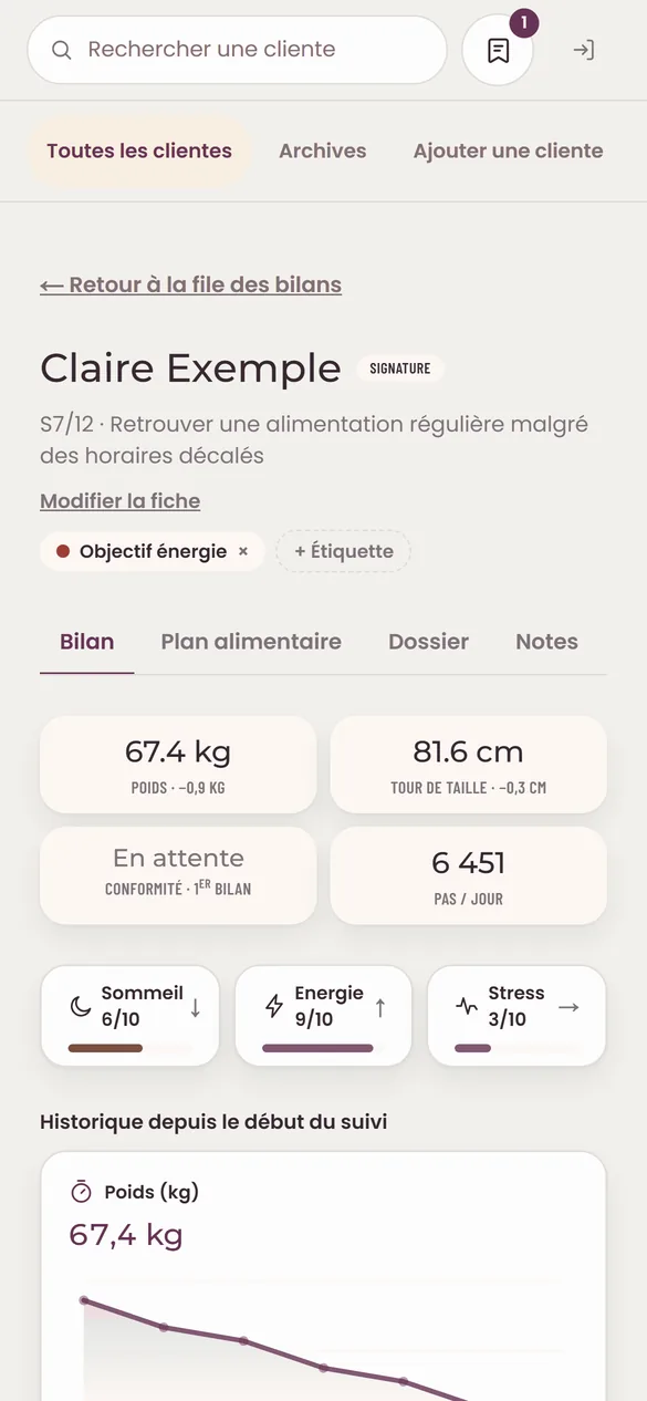 La fiche d’une cliente, dans l’espace praticienne sur téléphone